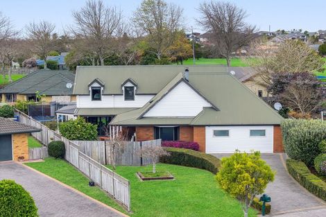 Photo of property in 6 Fencourt Place, Rototuna North, Hamilton, 3210