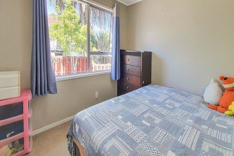 Photo of property in 90 Stanley Road, Glenfield, Auckland, 0629