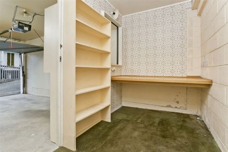 Photo of property in 2/10 Nea Place, Hillcrest, Auckland, 0627