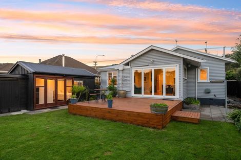 Photo of property in 65 Main Road, Redcliffs, Christchurch, 8081