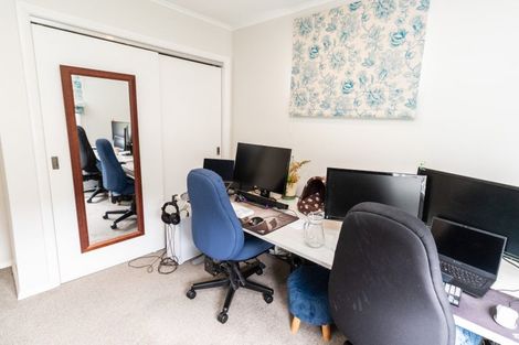 Photo of property in 18 Whangakoko Grove, Birchville, Upper Hutt, 5018