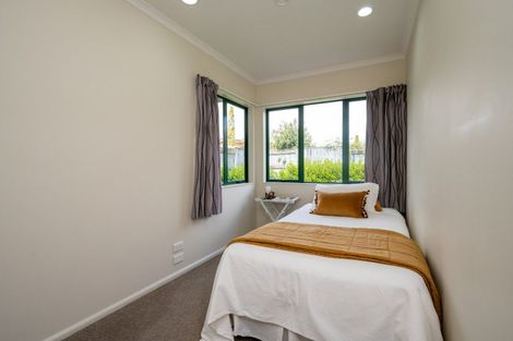 Photo of property in 2 Hanna Place, Havelock North, 4130