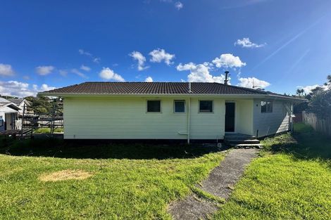 Photo of property in 4 Garton Drive, Massey, Auckland, 0614