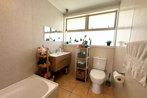 Photo of property in 185 Waimumu Road, Massey, Auckland, 0614