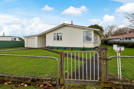 Photo of property in 6 Kauri Crescent, Hawera, 4610