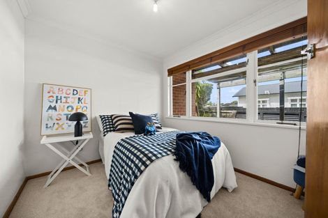 Photo of property in 12 Cambridge Road, Martinborough, 5711