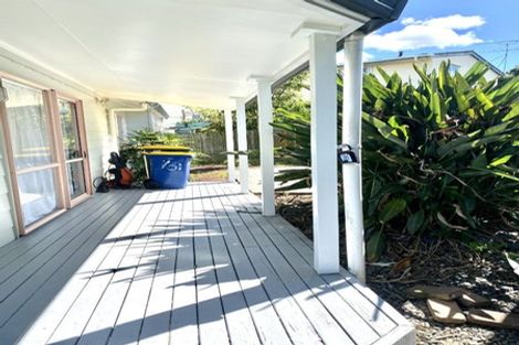 Photo of property in 47 Greenslade Crescent, Northcote, Auckland, 0627