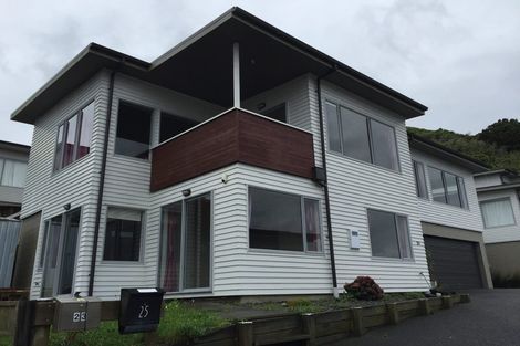 Photo of property in 23 Tamworth Crescent, Newlands, Wellington, 6037