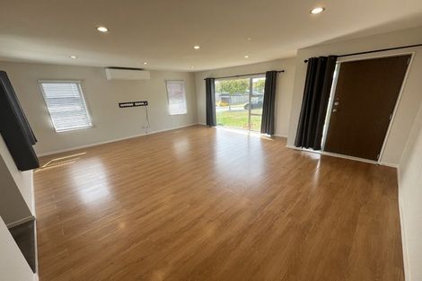 Photo of property in 65 Kirikiri Drive, Papakura, 2110