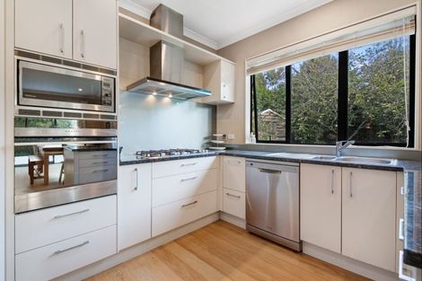 Photo of property in 22 Bur Oak Terrace, Schnapper Rock, Auckland, 0632