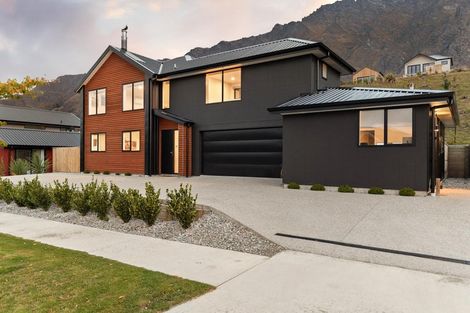 Photo of property in 31 Muster Road, Jacks Point, 9371