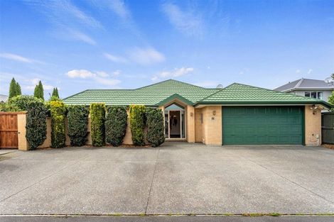 Photo of property in 15 Saddleback Green, Halswell, Christchurch, 8025