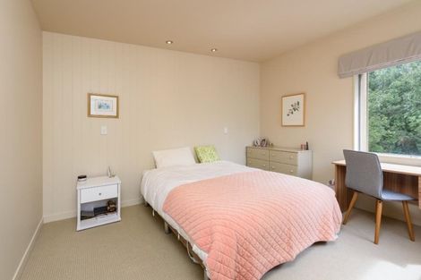 Photo of property in 30 Tiketike Way, Brooklyn, Wellington, 6021