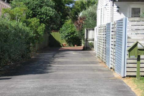 Photo of property in 10 Cleve Road, Green Bay, Auckland, 0604
