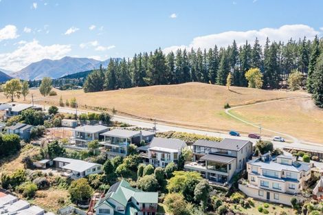 Photo of property in 32 Lismore Street, Wanaka, 9305