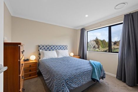 Photo of property in 39 Syd Grant Crescent, Orewa, 0931
