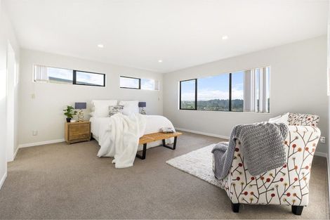 Photo of property in 16 Oak View Terrace, Schnapper Rock, Auckland, 0632