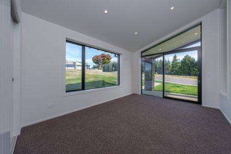 Photo of property in 93 Plantation Road, Wanaka, 9305