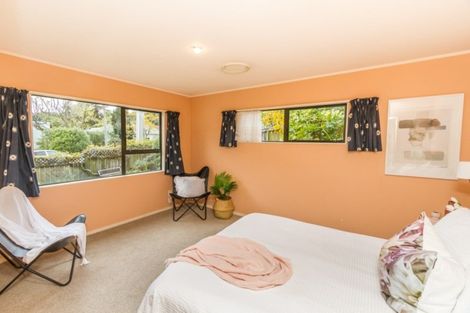 Photo of property in 2 Kowhai Street, Tawa, Wellington, 5028
