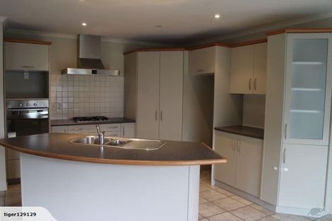 Photo of property in 2 Shiraz Place, Rototuna, Hamilton, 3210