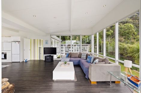 Photo of property in 16 Cathedral Road, Gore Bay, Cheviot, 7383