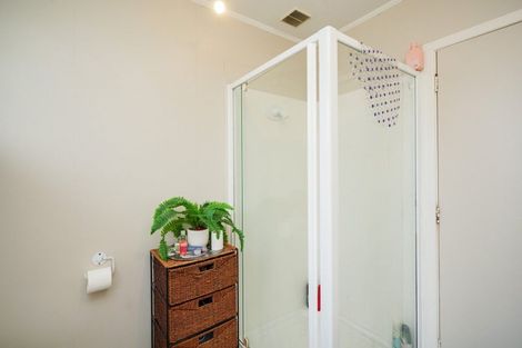 Photo of property in 2 Burns Street, Kew, Invercargill, 9812