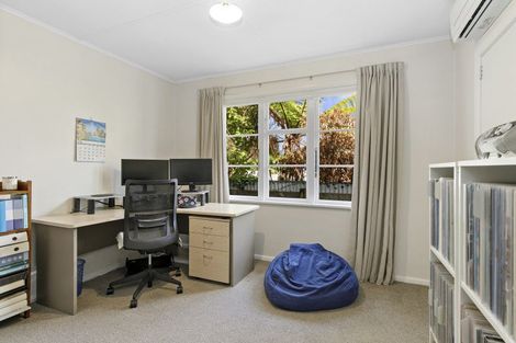 Photo of property in 9 Huia Grove, Elderslea, Upper Hutt, 5018