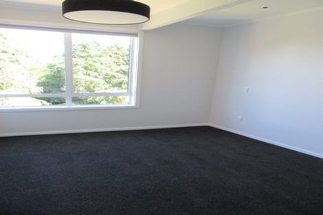 Photo of property in 12 Vista Crescent, Maoribank, Upper Hutt, 5018
