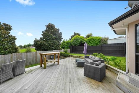 Photo of property in 16 Palm Grove Drive, Western Heights, Hamilton, 3200