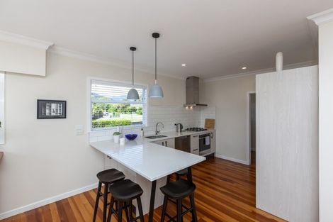 Photo of property in 14 Leybourne Avenue, Waikanae, 5036