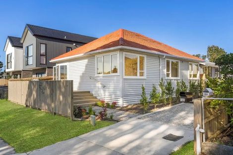 Photo of property in 16a Durham Street, Te Atatu Peninsula, Auckland, 0610
