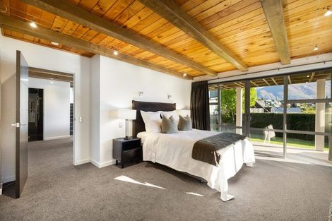 Photo of property in 497 Peninsula Road, Kelvin Heights, Queenstown, 9300