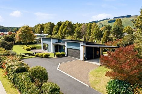 Photo of property in 92 Lisland Drive, Kinloch, Taupo, 3377