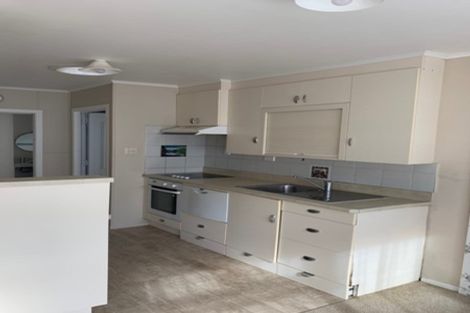 Photo of property in 18 Ramillies Place, Glenfield, Auckland, 0629