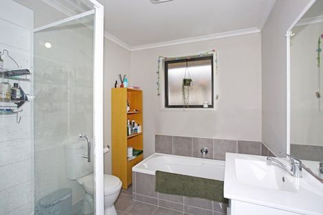 Photo of property in 71 Gibson Road, Tuakau, 2121