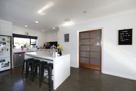 Photo of property in 28 Chester Street, Taradale, Napier, 4112