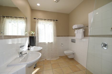 Photo of property in 42 Pukekura Place, Taradale, Napier, 4112