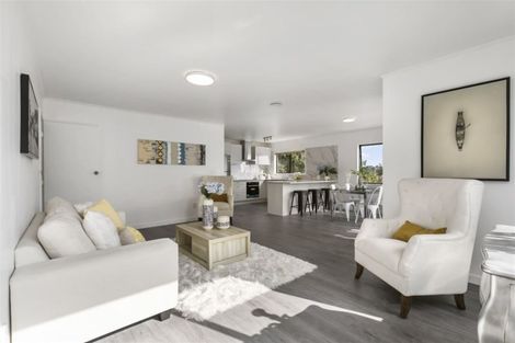 Photo of property in 65 Reynella Drive, Massey, Auckland, 0614