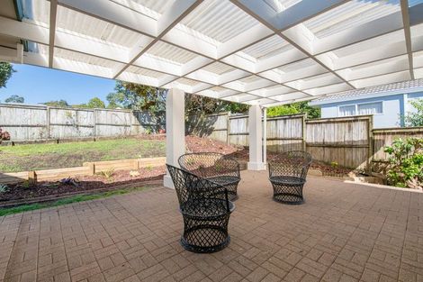 Photo of property in 28 Tyburn Lane, Unsworth Heights, Auckland, 0632