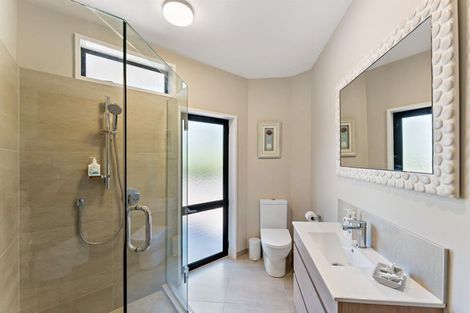 Photo of property in 2/33 Milford Road, Milford, Auckland, 0620