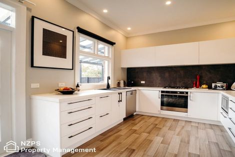 Photo of property in 372 Bay View Road, Saint Clair, Dunedin, 9012