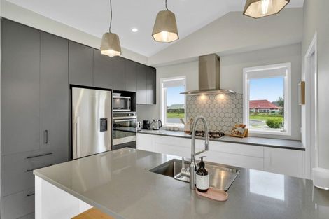Photo of property in 70 Feist Street, Carterton, 5713