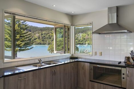 Photo of property in 301 Beach Road, Whangamata, 3620