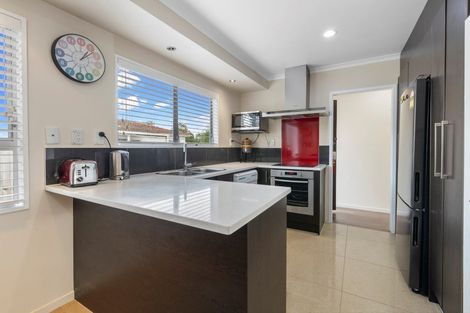 Photo of property in 2/25 Lyren Place, Half Moon Bay, Auckland, 2012