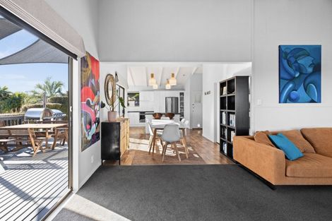 Photo of property in 33 Palmerston Road, Havelock North, 4130