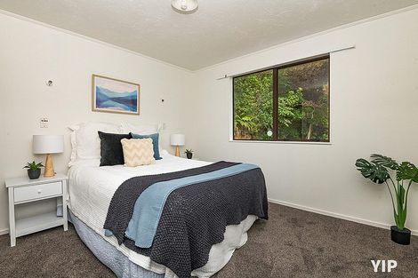 Photo of property in 27a Fernhaven Grove, Newlands, Wellington, 6037