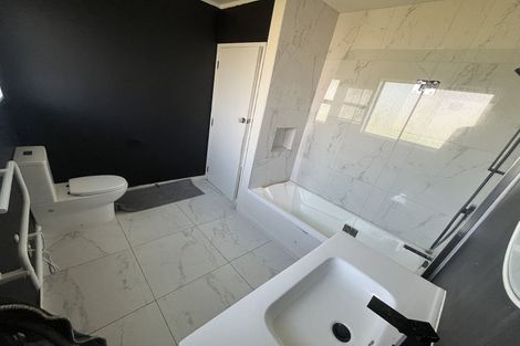 Photo of property in 50 Colwill Road, Massey, Auckland, 0614