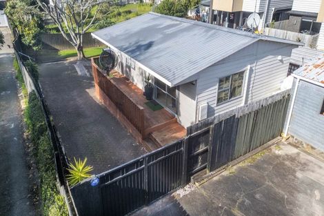 Photo of property in 12a Evans Road, Weymouth, Auckland, 2103