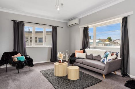 Photo of property in 6 Howden Road, Fairfield, Hamilton, 3214