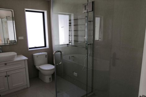 Photo of property in 27 Lawson Creek Street, Massey, Auckland, 0614